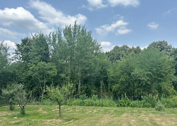 Kosmaj Ruza Vetrova 아파트 *