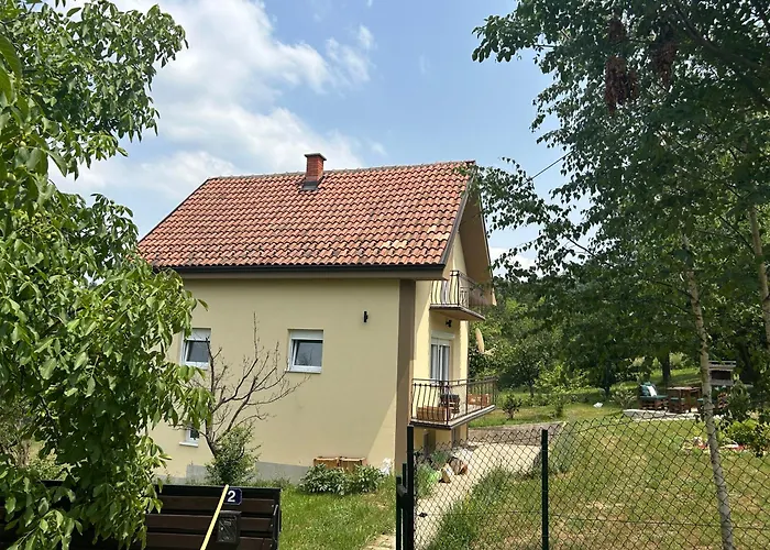 Kosmaj Ruza Vetrova 아파트